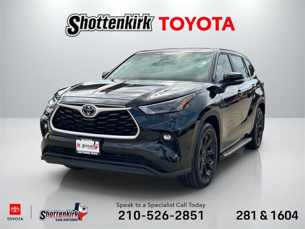 used 2024 Toyota Highlander car, priced at $35,840