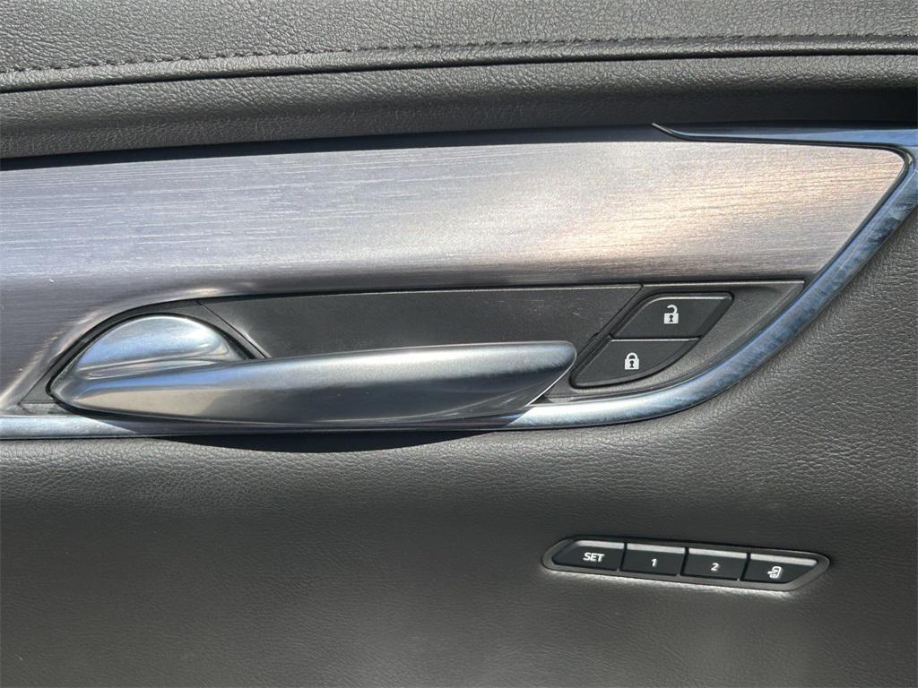 used 2019 Cadillac XT5 car, priced at $17,991