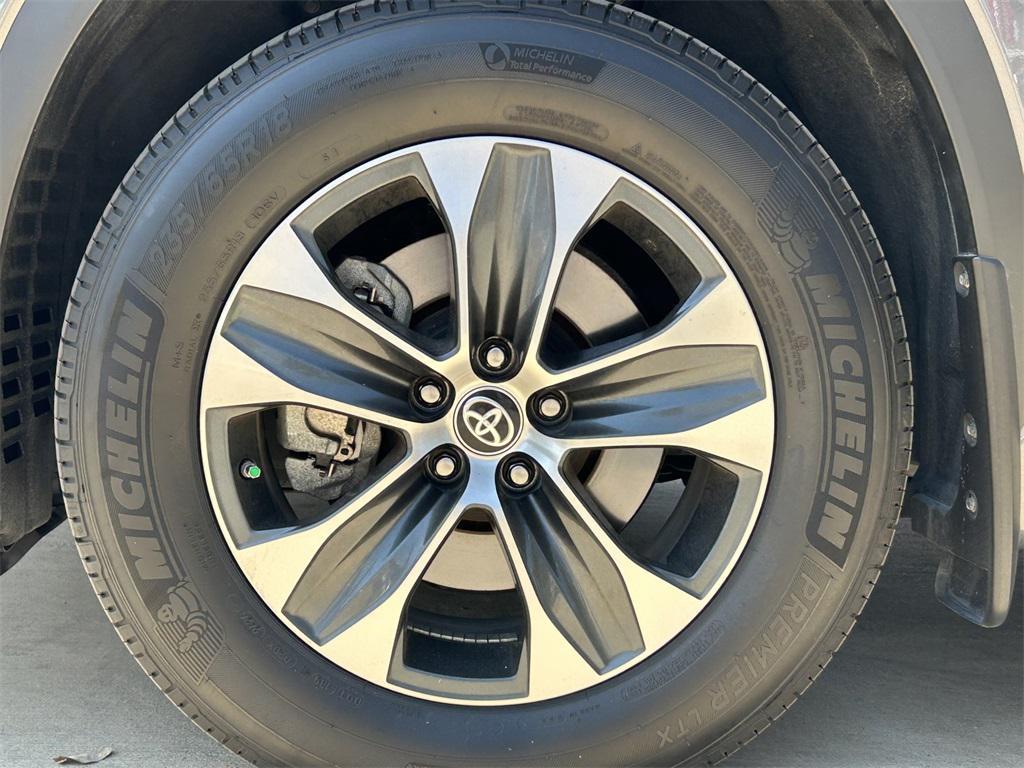 used 2024 Toyota Highlander car, priced at $44,991
