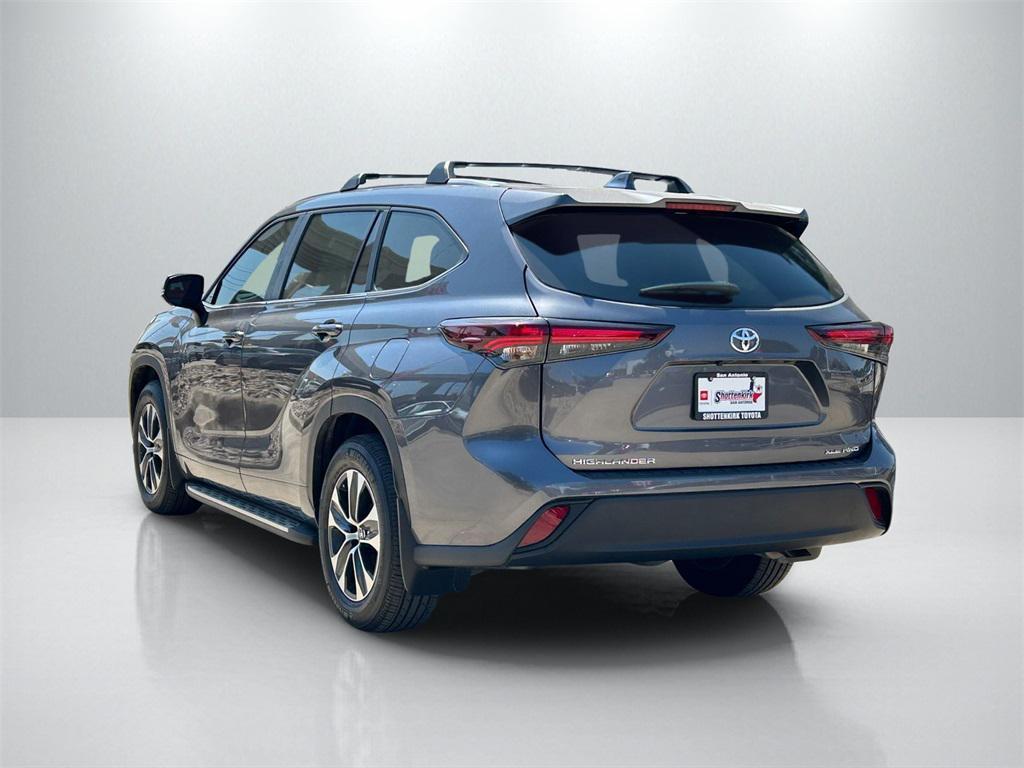used 2024 Toyota Highlander car, priced at $44,991