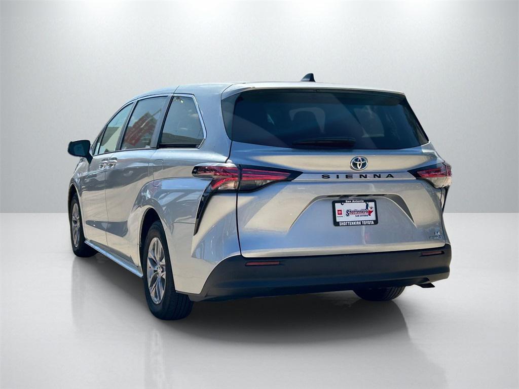 used 2022 Toyota Sienna car, priced at $38,794