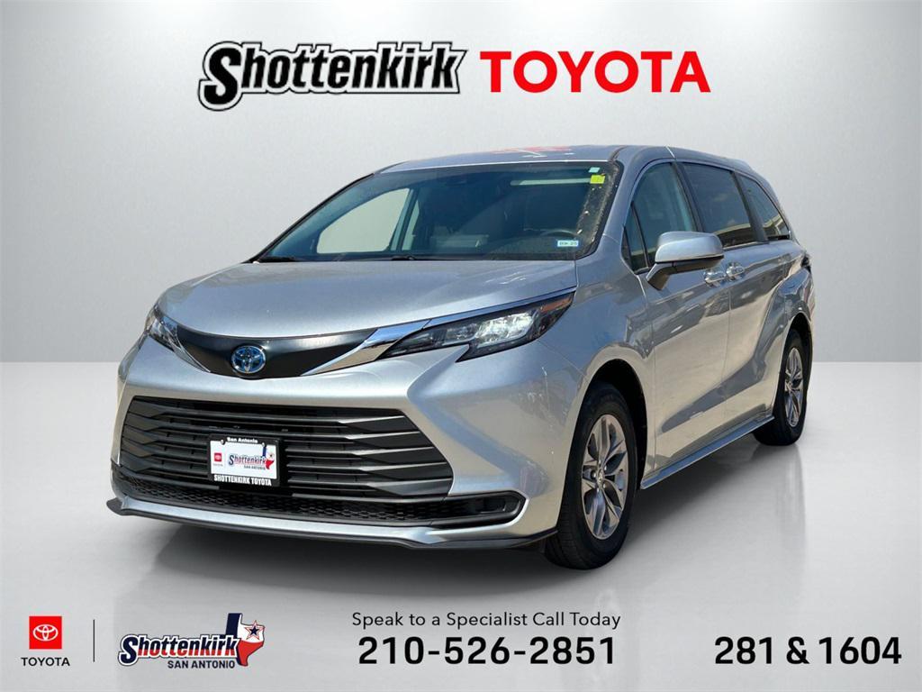 used 2022 Toyota Sienna car, priced at $38,794