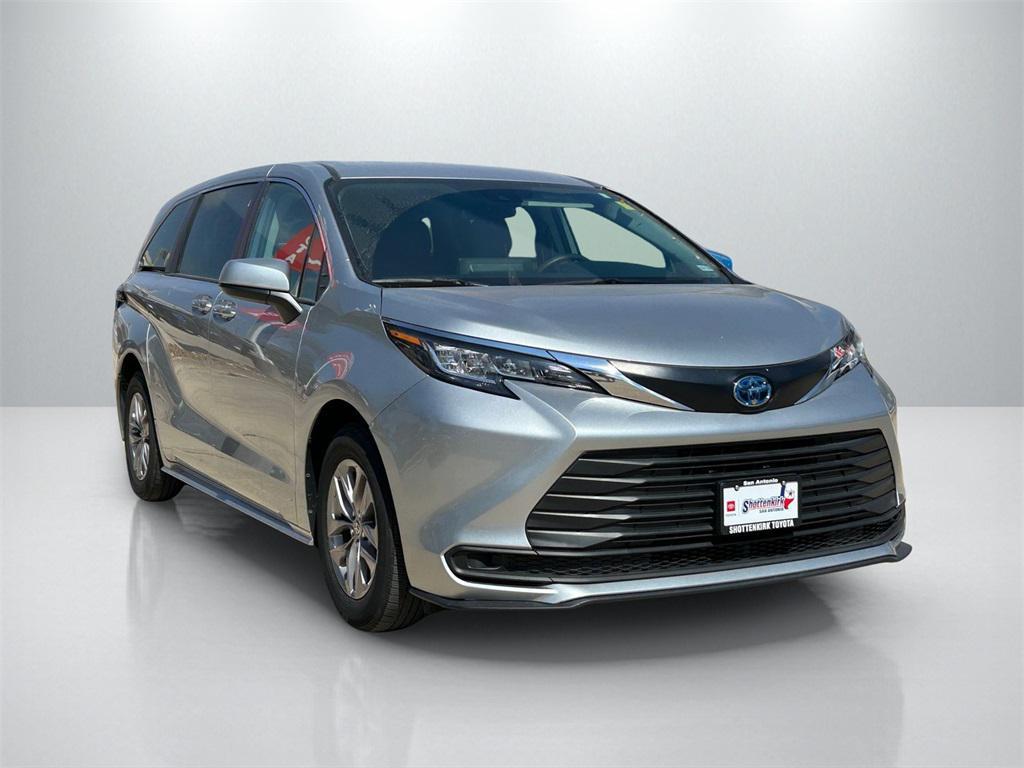 used 2022 Toyota Sienna car, priced at $38,794