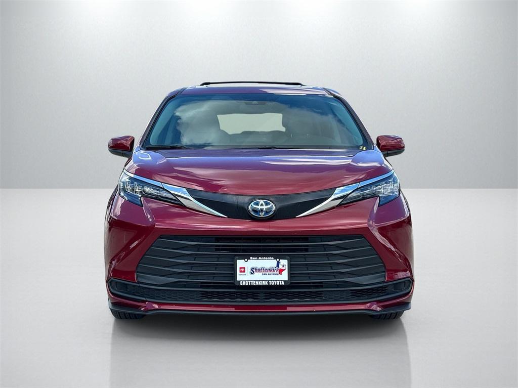 used 2024 Toyota Sienna car, priced at $41,291