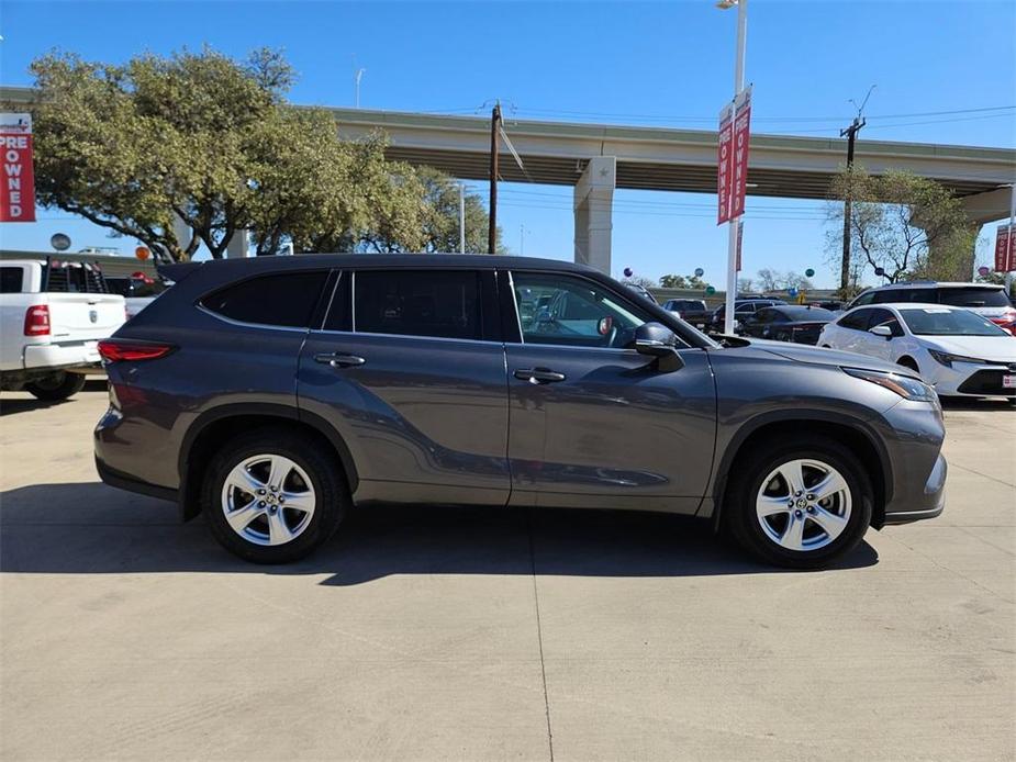 used 2022 Toyota Highlander car, priced at $28,300