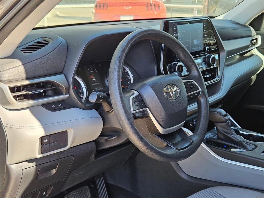 used 2022 Toyota Highlander car, priced at $28,300