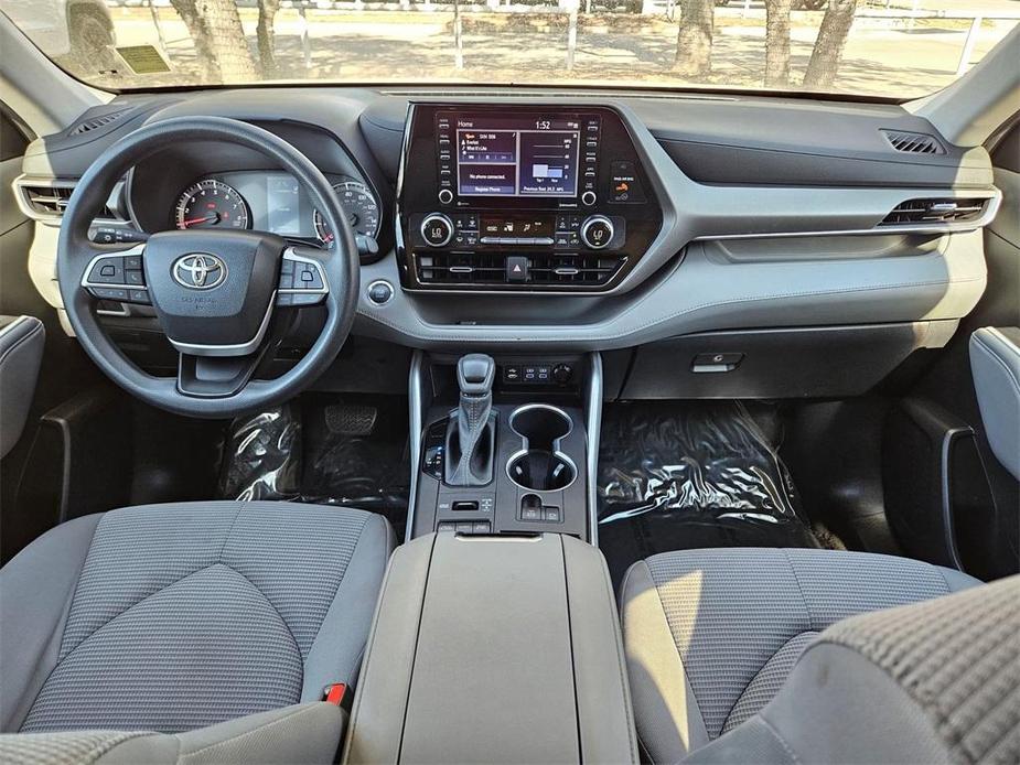 used 2022 Toyota Highlander car, priced at $28,300