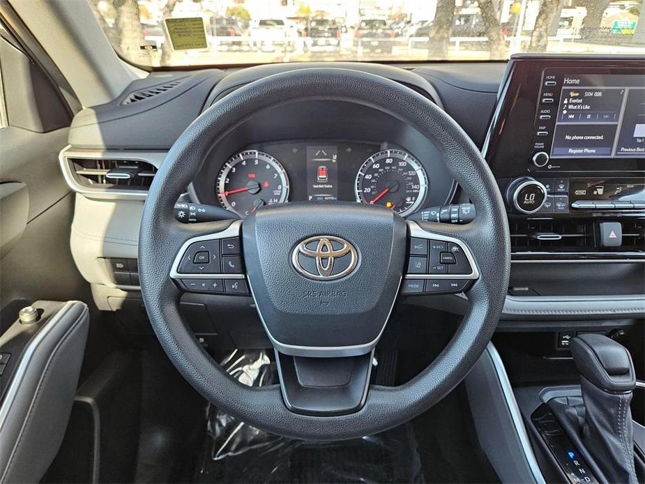 used 2022 Toyota Highlander car, priced at $28,300