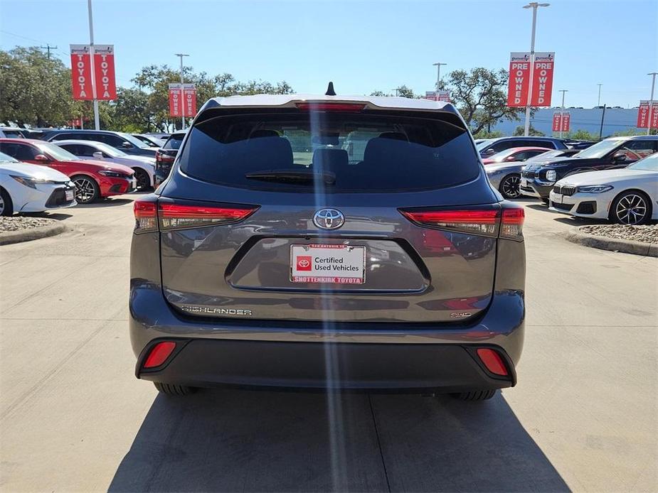 used 2022 Toyota Highlander car, priced at $28,300