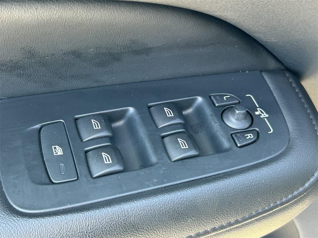 used 2024 Volvo S60 car, priced at $24,891