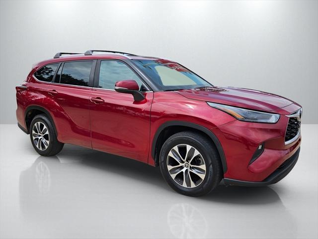 used 2023 Toyota Highlander car, priced at $35,894