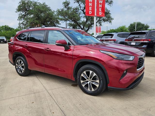 used 2023 Toyota Highlander car, priced at $37,429