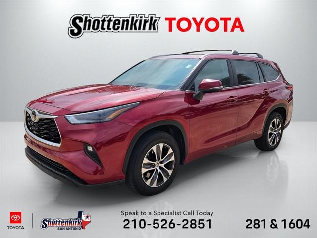used 2023 Toyota Highlander car, priced at $36,003
