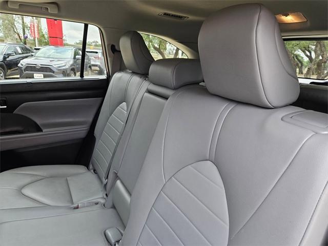used 2023 Toyota Highlander car, priced at $35,894