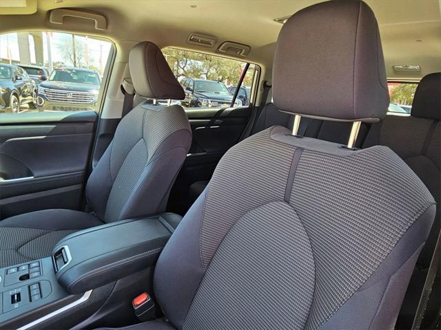 used 2023 Toyota Highlander car, priced at $37,013