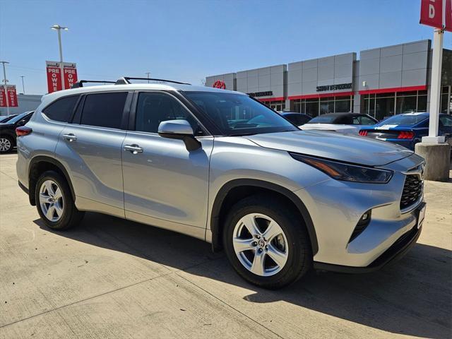 used 2023 Toyota Highlander car, priced at $37,013