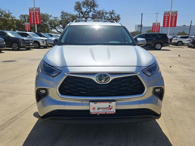 used 2023 Toyota Highlander car, priced at $37,013