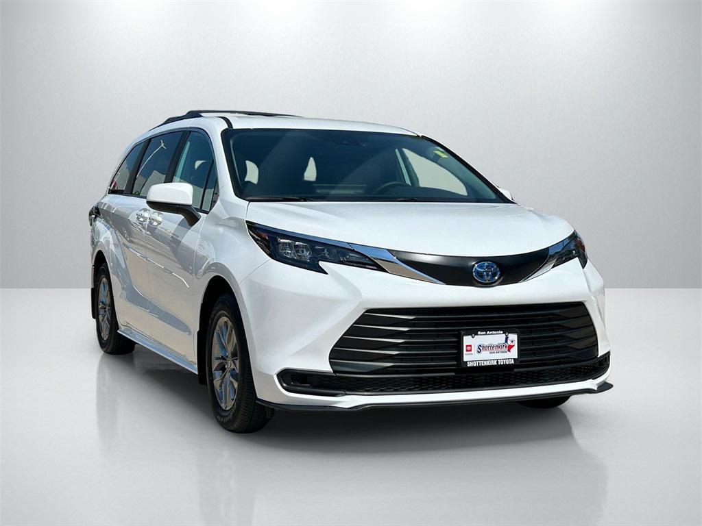 used 2025 Toyota Sienna car, priced at $49,991