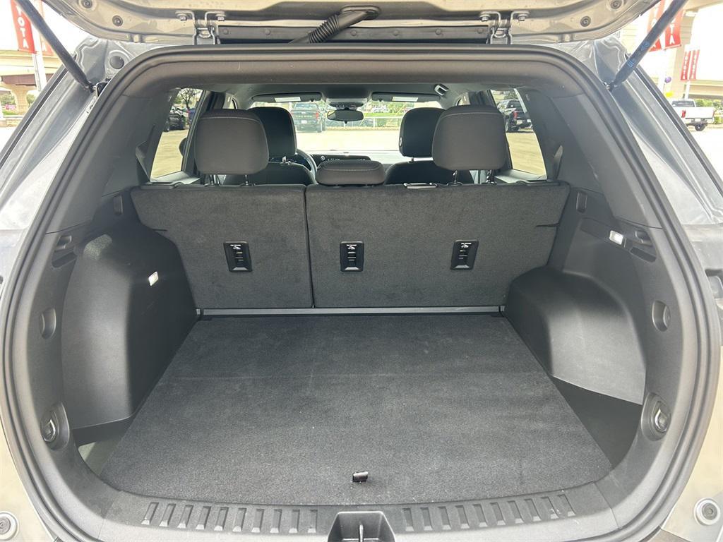 used 2025 Chevrolet Equinox car, priced at $27,004