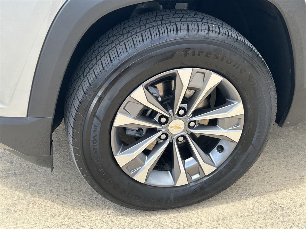 used 2025 Chevrolet Equinox car, priced at $27,004