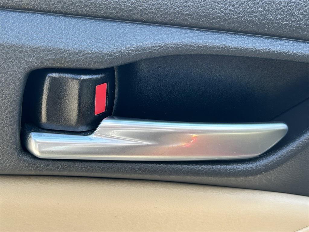 used 2021 Toyota Avalon Hybrid car, priced at $28,121