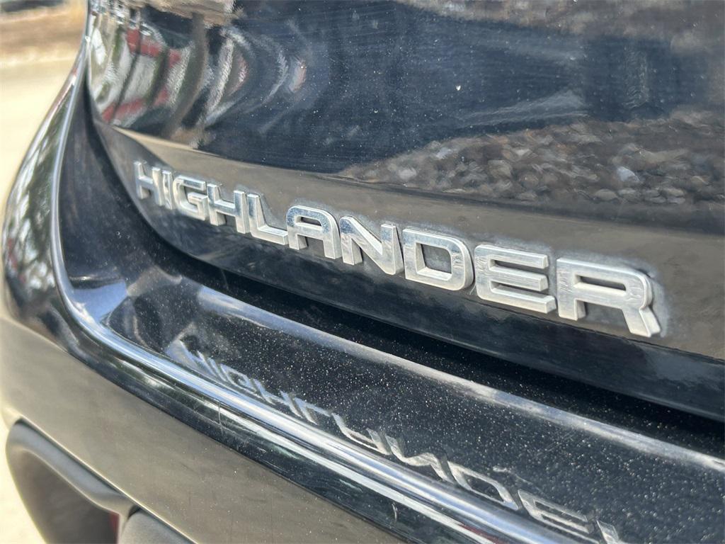 used 2023 Toyota Highlander car, priced at $37,422
