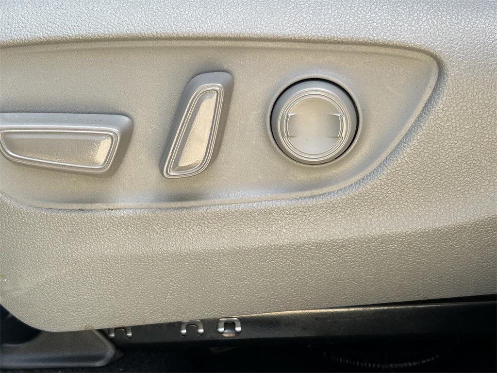 used 2023 Toyota Highlander car, priced at $37,422