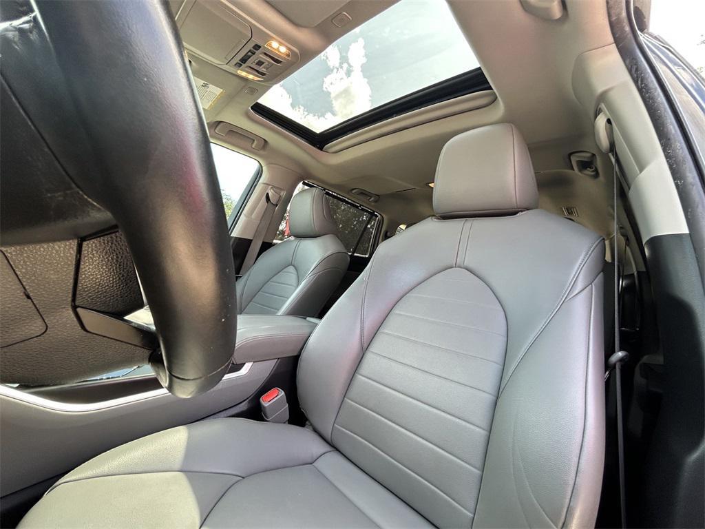 used 2023 Toyota Highlander car, priced at $37,422