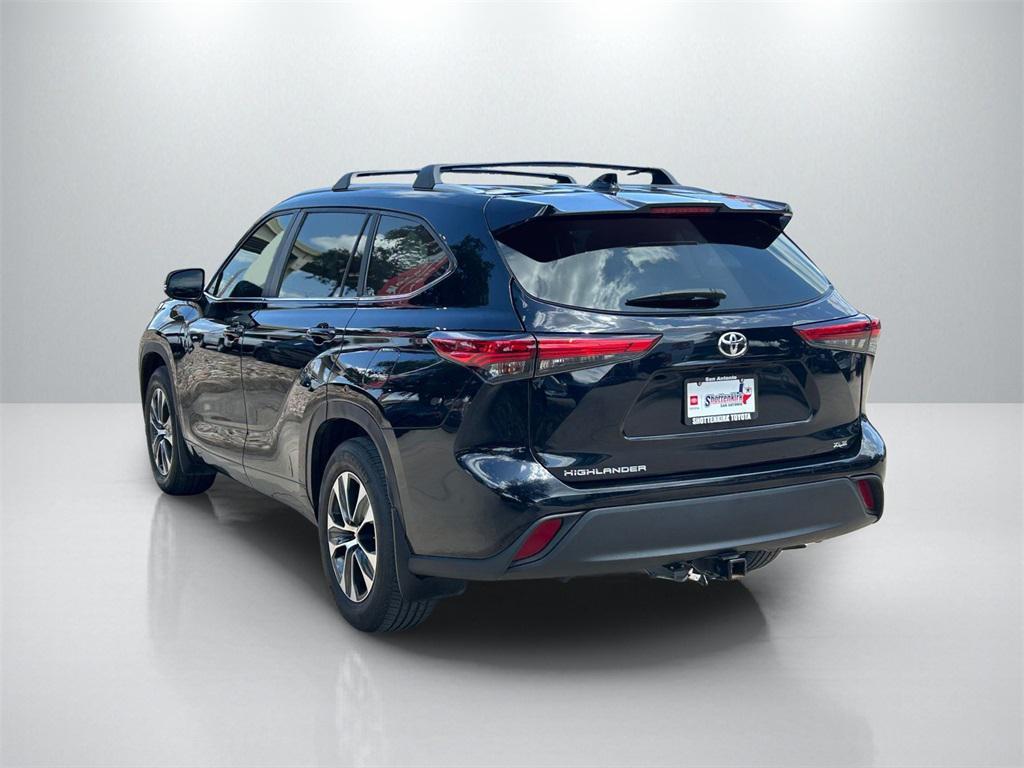 used 2023 Toyota Highlander car, priced at $37,422