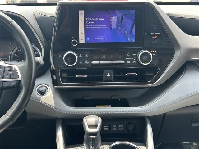 used 2023 Toyota Highlander car, priced at $35,272