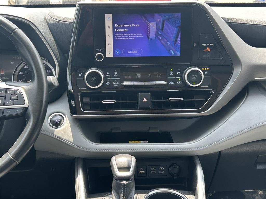 used 2023 Toyota Highlander car, priced at $35,444