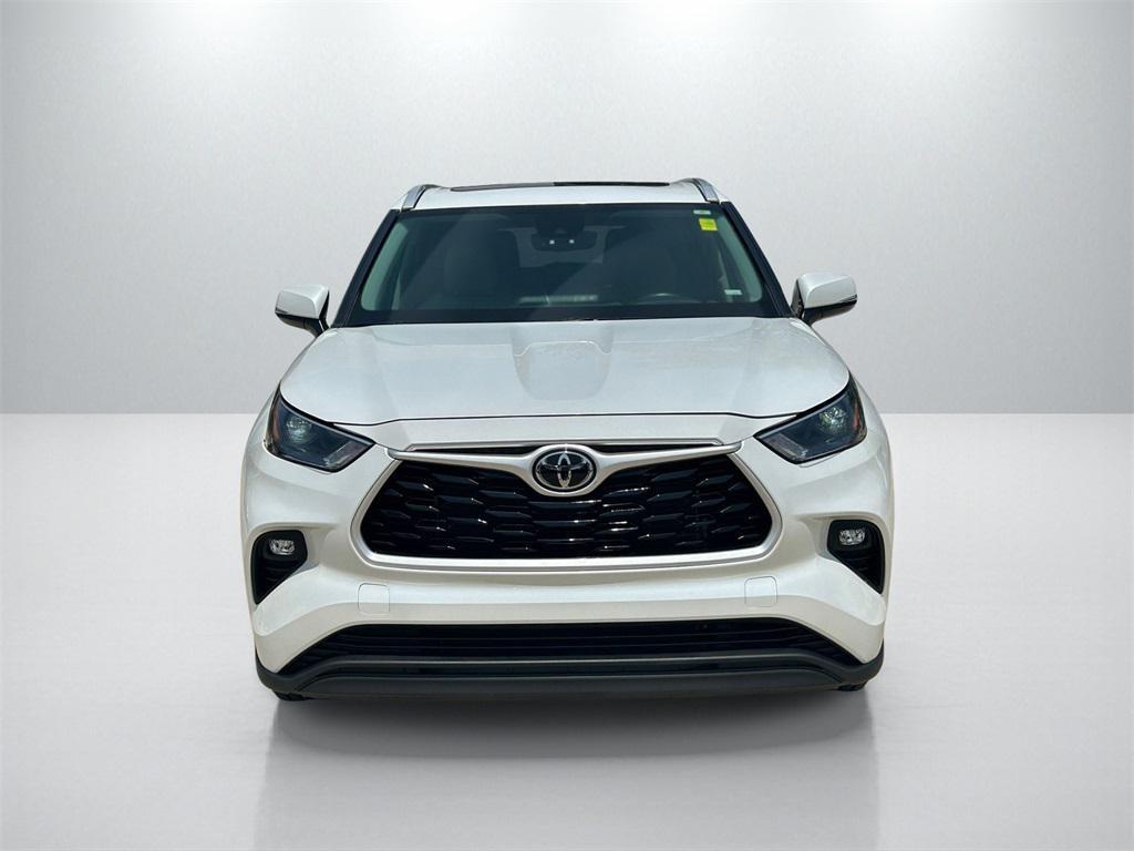 used 2023 Toyota Highlander car, priced at $35,444