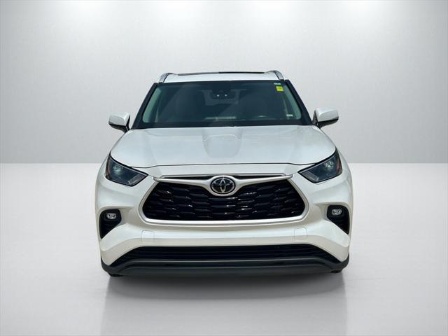 used 2023 Toyota Highlander car, priced at $35,272