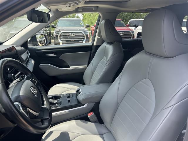 used 2023 Toyota Highlander car, priced at $35,272