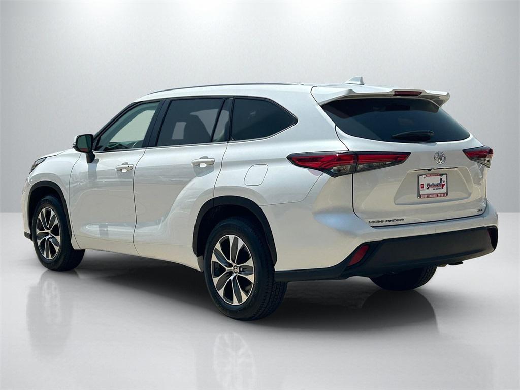 used 2023 Toyota Highlander car, priced at $35,444
