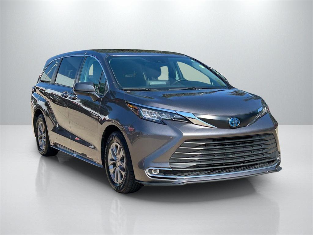 used 2022 Toyota Sienna car, priced at $37,891