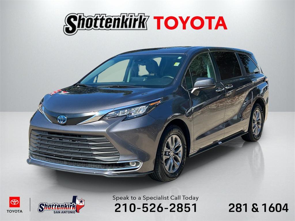 used 2022 Toyota Sienna car, priced at $37,891