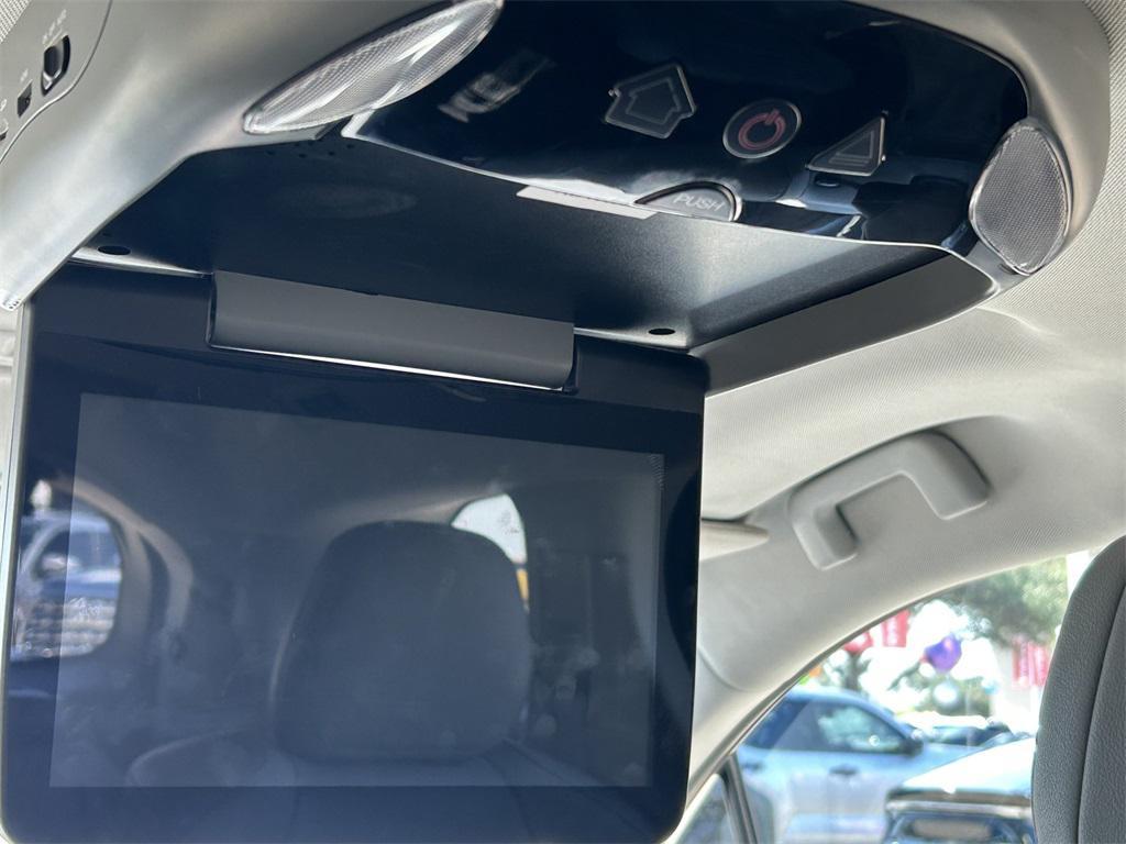 used 2022 Toyota Sienna car, priced at $37,891