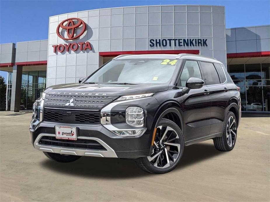 used 2024 Mitsubishi Outlander car, priced at $33,899