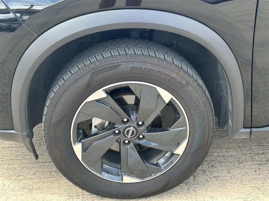 used 2024 Nissan Rogue car, priced at $22,422