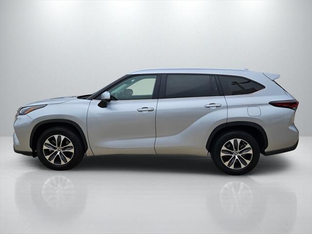 used 2024 Toyota Highlander car, priced at $40,003