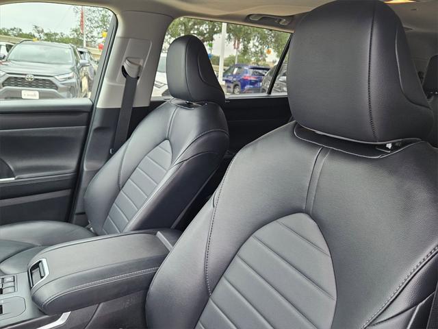 used 2024 Toyota Highlander car, priced at $40,794