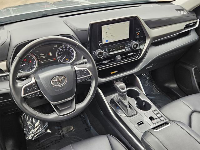 used 2024 Toyota Highlander car, priced at $40,794