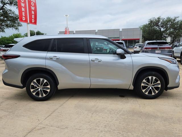 used 2024 Toyota Highlander car, priced at $40,794
