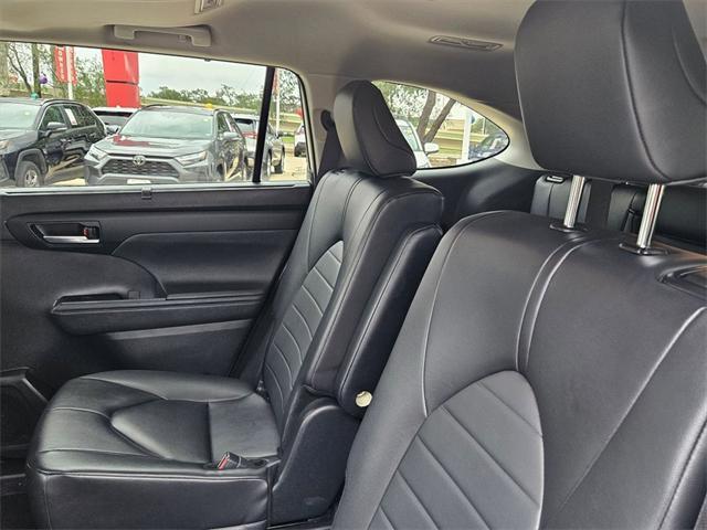 used 2024 Toyota Highlander car, priced at $40,003