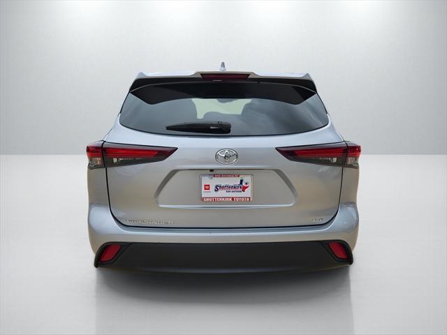 used 2024 Toyota Highlander car, priced at $40,003