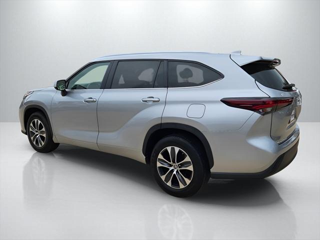 used 2024 Toyota Highlander car, priced at $40,003