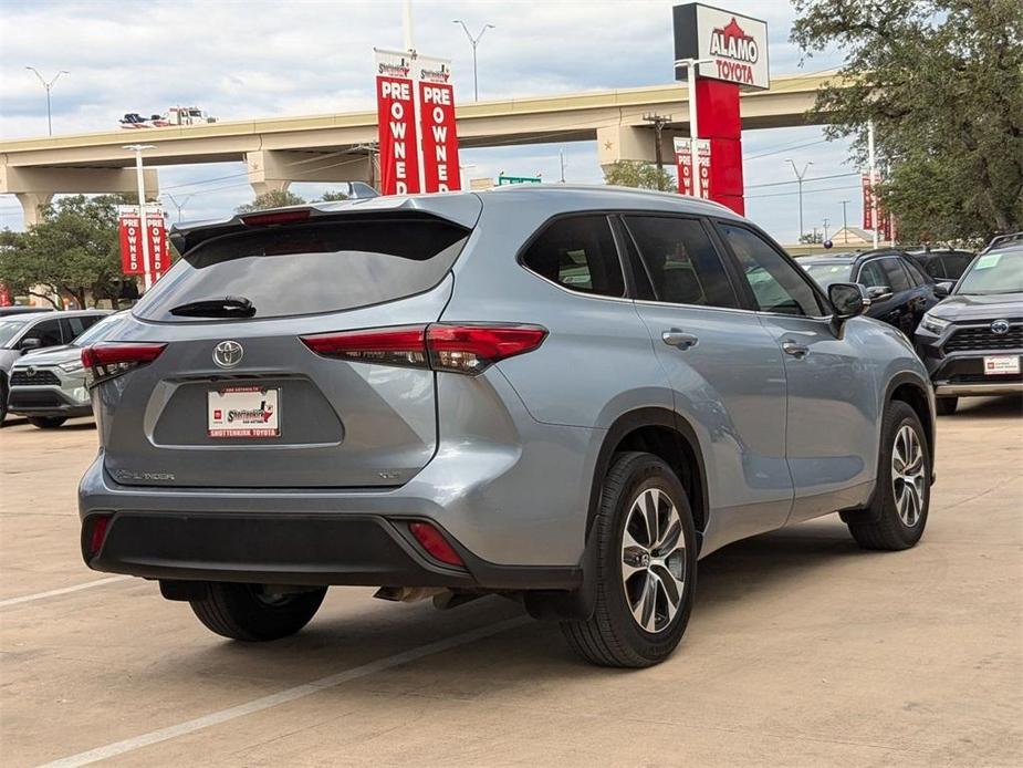 used 2023 Toyota Highlander car, priced at $37,957