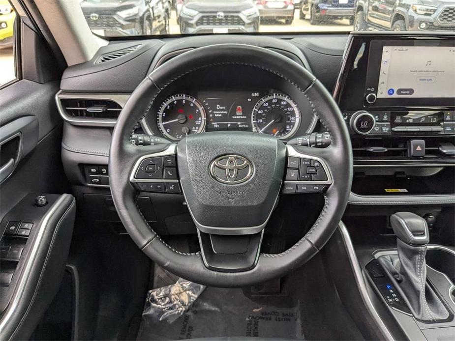 used 2023 Toyota Highlander car, priced at $37,957