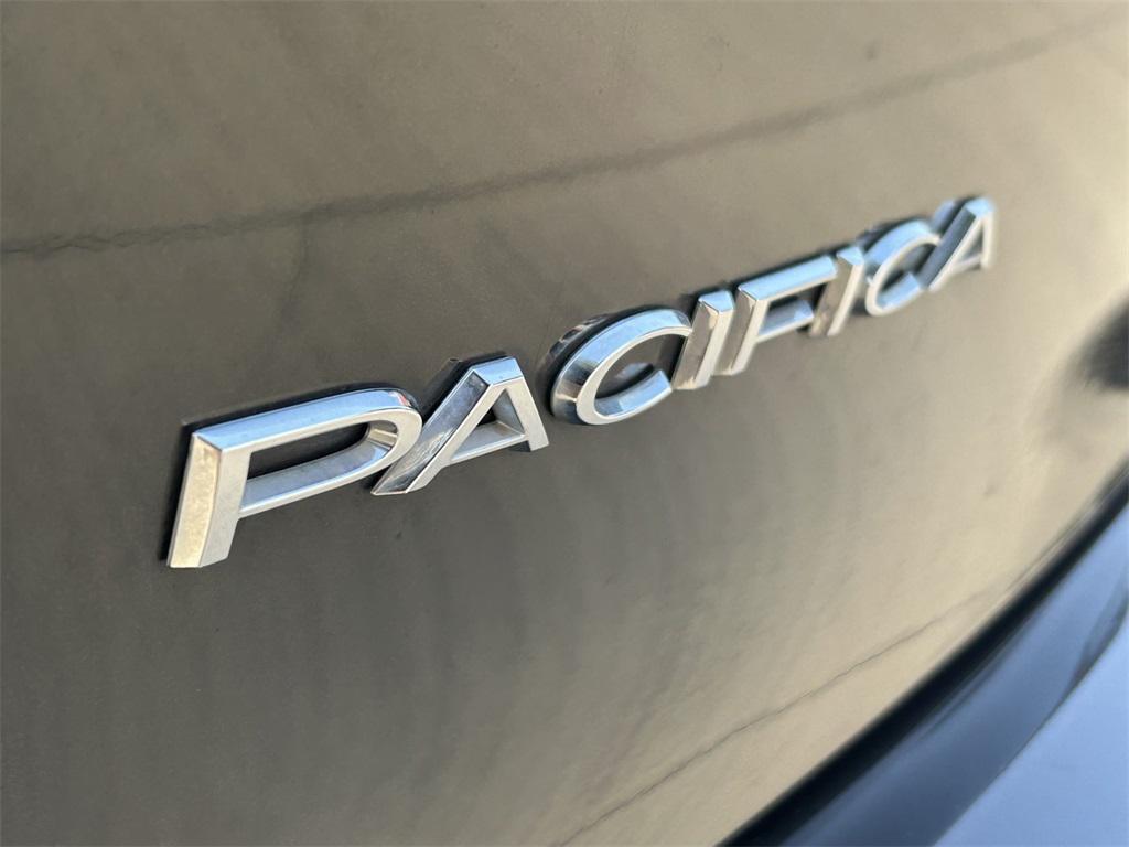 used 2018 Chrysler Pacifica car, priced at $14,992